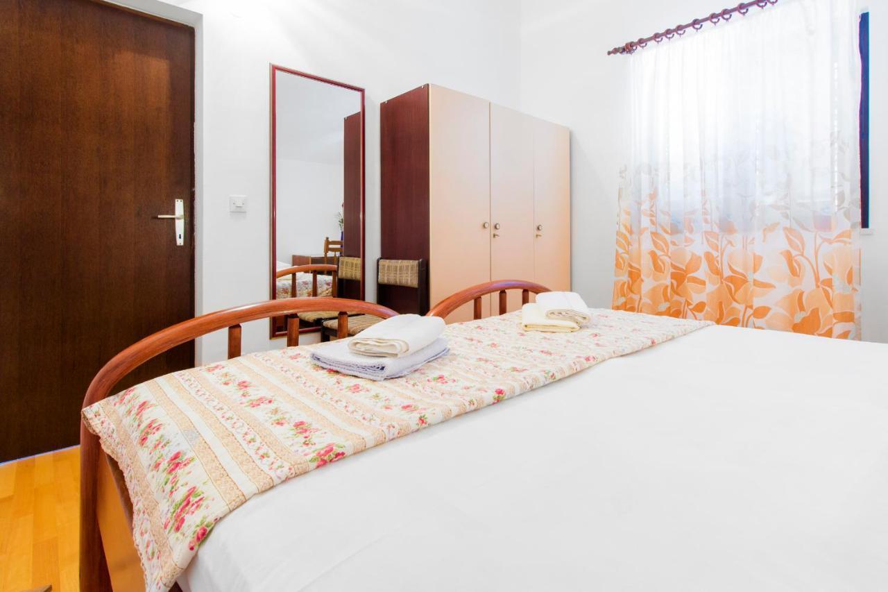 7 Olives Apartments Rogoznica  Kültér fotó