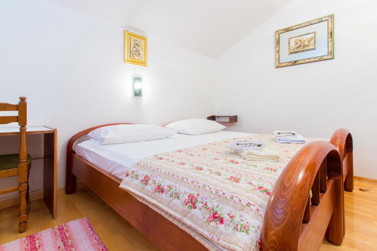 7 Olives Apartments Rogoznica  Kültér fotó